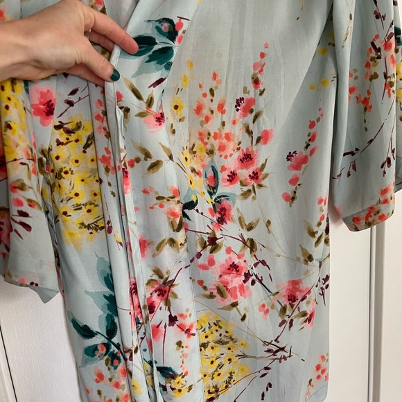 Plum Pretty Sugar Mid-Length Robe - Picture 2 of 4